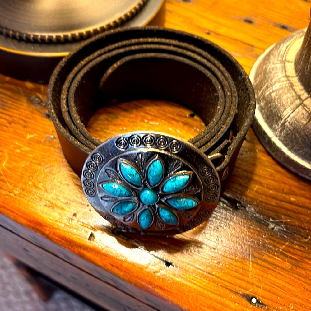 American Eagle Outfitters Brown Leather Belt with Turquoise-Style Floral Concho